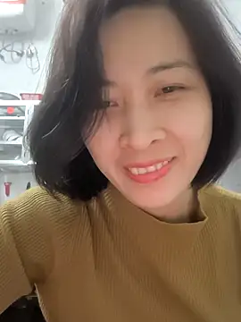Snapshot of Sweets24 chatting on 02.25.25 Sweets24 online show from 02.25.25