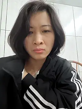 Snapshot of Sweets24 chatting on 02.25.25 Sweets24 online show from 02.25.25