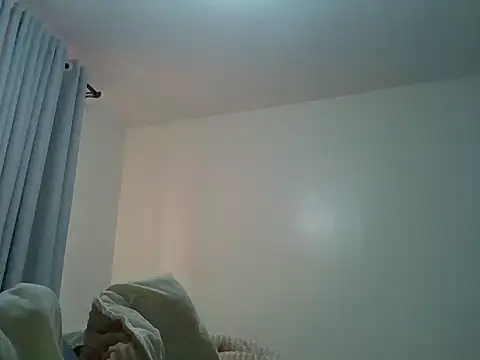 Queen loveer online show from 12.17.25