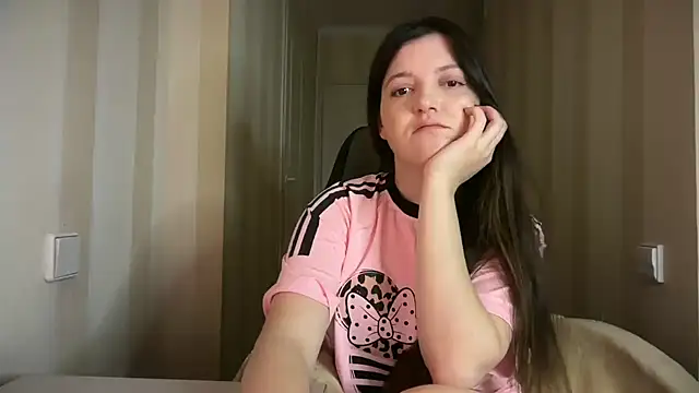 Snapshot of Lina_Most chatting on 12.17.25 Lina Most online show from 12.17.25