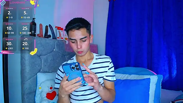 OwenBluee online show from 10.20.25