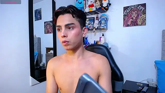 OwenBluee online show from 02.08.26