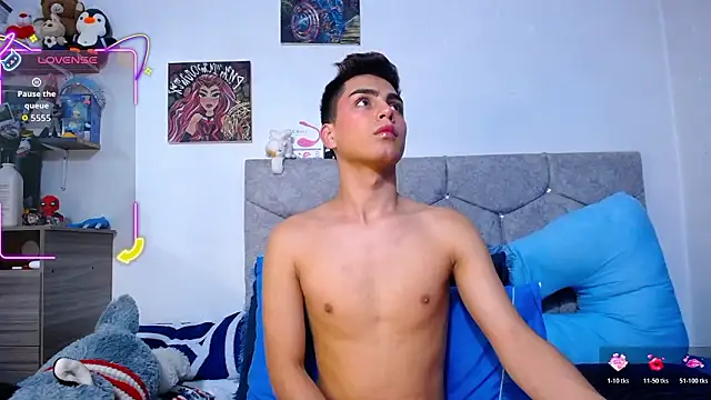 OwenBluee online show from 03.06.26