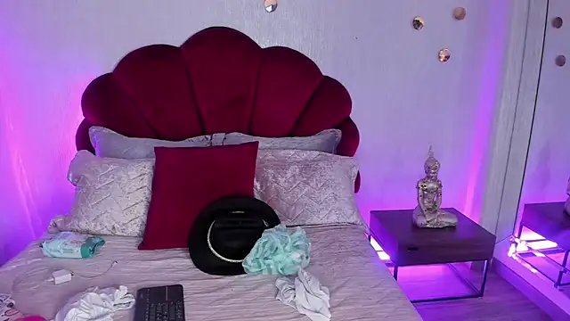 AndreaPink2024 online show from 05.14.26