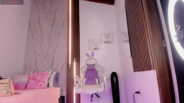 mia six66 online show from 11.04.25