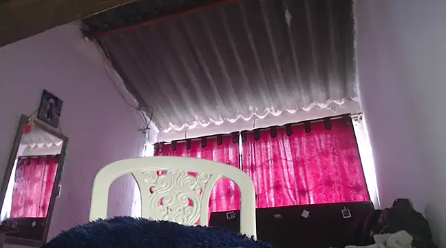 Snapshot of Zafiro_subversiva chatting on 02.17.25 Zafiro subversiva online show from 02.17.25