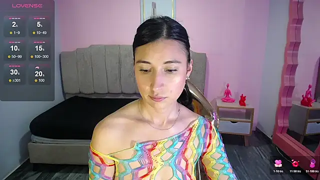 Snapshot of lizzyluk_ch chatting on 10.20.25 lizzyluk ch online show from 10.20.25