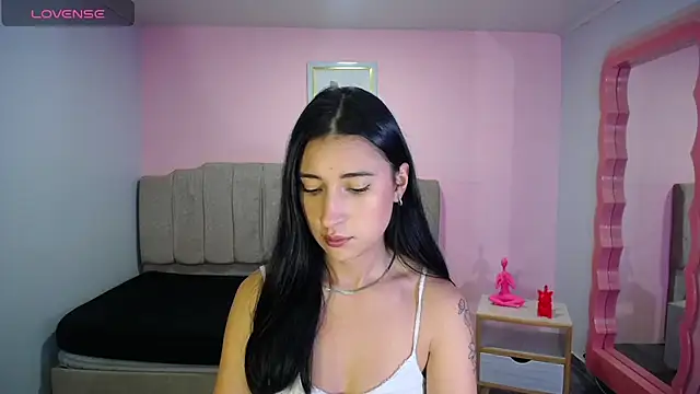 Snapshot of lizzyluk_ch chatting on 11.05.25 lizzyluk ch online show from 11.05.25