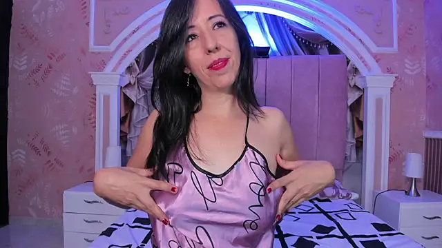 Snapshot of Bonnie__milf chatting on 01.26.25 Bonnie milf online show from 01.26.25