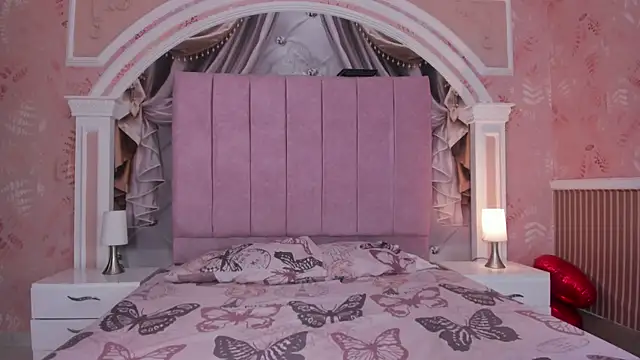 Snapshot of Bonnie__milf chatting on 02.17.25 Bonnie milf online show from 02.17.25