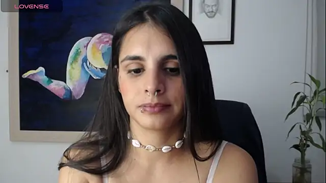 Snapshot of alma_violeta chatting on 12.12.24 alma violeta online show from 12.12.24