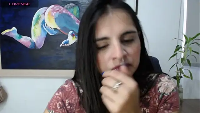 Snapshot of alma_violeta chatting on 12.17.24 alma violeta online show from 12.17.24