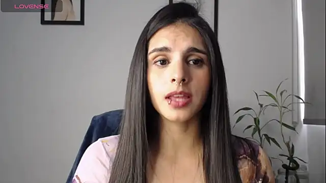 Snapshot of alma_violeta chatting on 01.19.25 alma violeta online show from 01.19.25