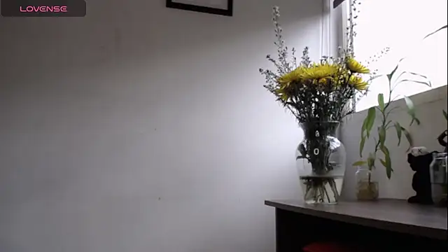 Snapshot of alma_violeta chatting on 01.24.25 alma violeta online show from 01.24.25