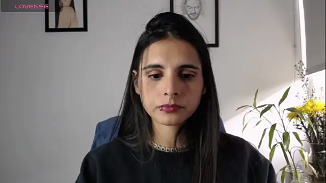 Snapshot of alma_violeta chatting on 01.27.25 alma violeta online show from 01.27.25