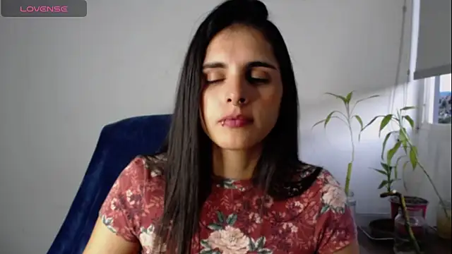 Snapshot of alma_violeta chatting on 03.21.25 alma violeta online show from 03.21.25