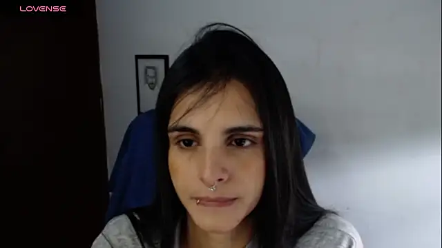 Snapshot of alma_violeta chatting on 10.30.25 alma violeta online show from 10.30.25