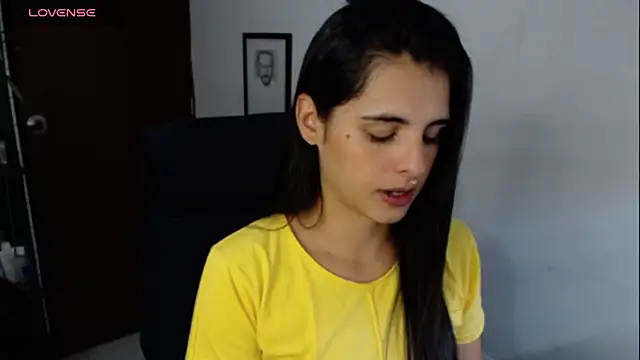 Snapshot of alma_violeta chatting on 11.01.25 alma violeta online show from 11.01.25