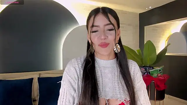 ValeriaRiveraX online show from 12.24.24