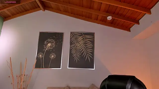 ValeriaRiveraX online show from 12.14.25