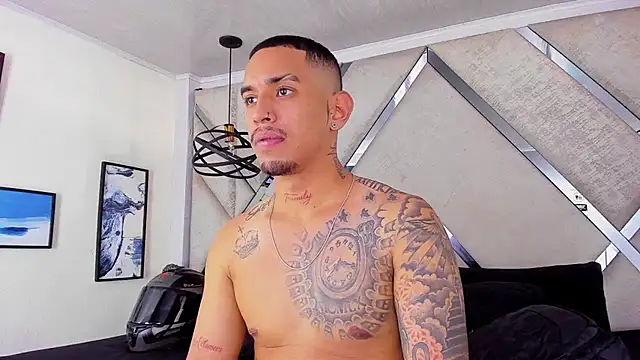 Snapshot of Damian09_ chatting on 11.07.25 Damian09 online show from 11.07.25