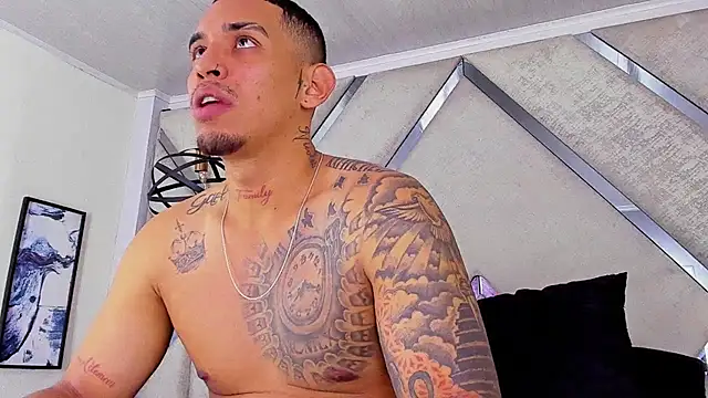 Snapshot of Damian09_ chatting on 11.27.25 Damian09 online show from 11.27.25