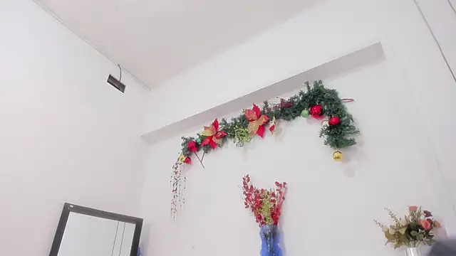 Snapshot of penelope_handaos chatting on 12.18.24 penelope handaos online show from 12.18.24