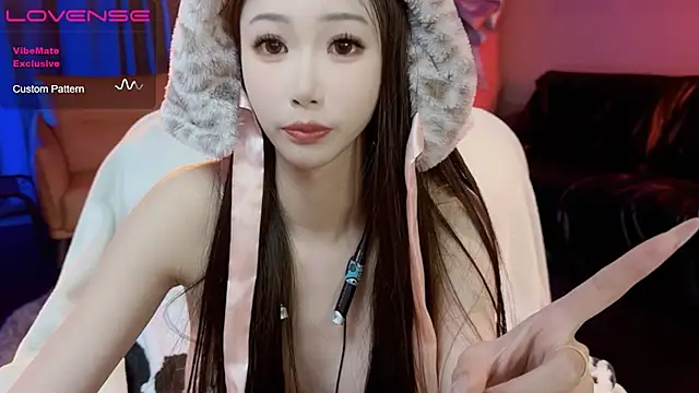 Snapshot of JoooJo_ chatting on 02.24.25 JoooJo online show from 02.24.25