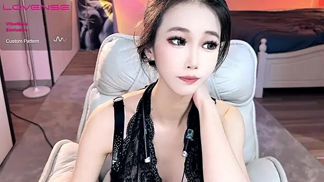 Snapshot of JoooJo_ chatting on 09.21.25 JoooJo online show from 09.21.25