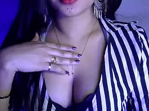 akshara thakur9 online show from 10.12.25