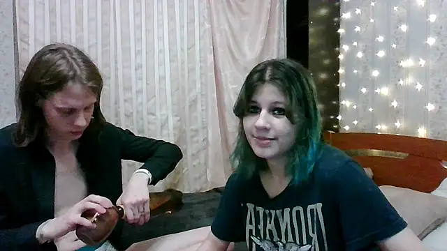 Snapshot of Crystal_Love_Porn chatting on 12.27.24 Crystal Love Porn online show from 12.27.24