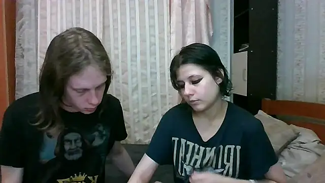 Snapshot of Crystal_Love_Porn chatting on 03.05.25 Crystal Love Porn online show from 03.05.25