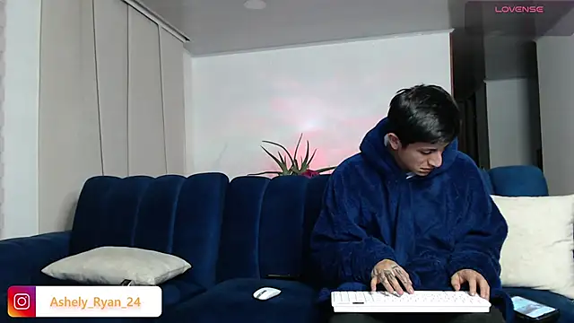 Snapshot of ashely_ryan24 chatting on 02.07.25 ashely ryan24 online show from 02.07.25