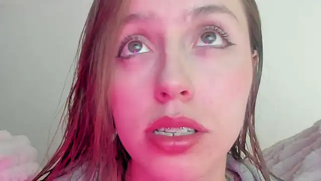 Snapshot of SofiaGc chatting on 03.22.25 SofiaGc online show from 03.22.25