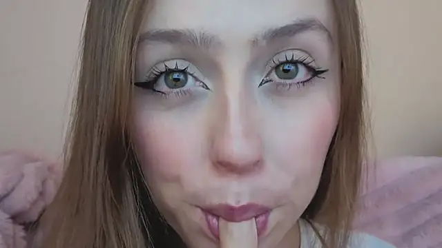 Snapshot of SofiaGc chatting on 09.26.25 SofiaGc online show from 09.26.25