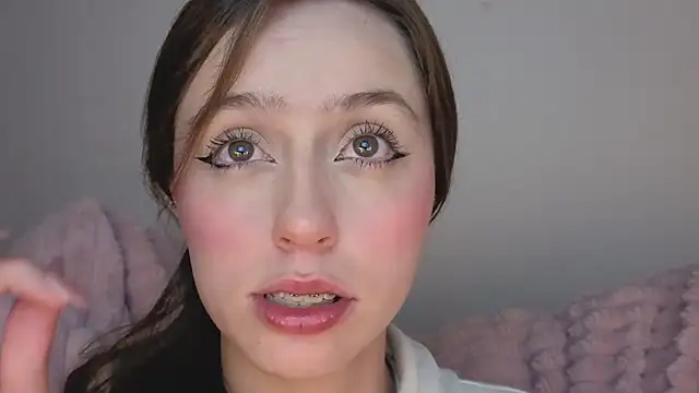 Snapshot of SofiaGc chatting on 11.12.25 SofiaGc online show from 11.12.25