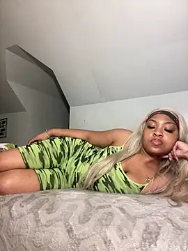 AUNYXXX online show from 02.14.25