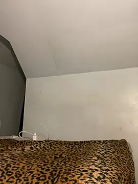 AUNYXXX online show from 03.08.25