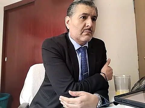 Snapshot of BushBator chatting on 02.26.25 BushBator online show from 02.26.25