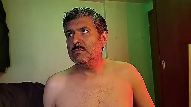 Snapshot of BushBator chatting on 10.20.25 BushBator online show from 10.20.25