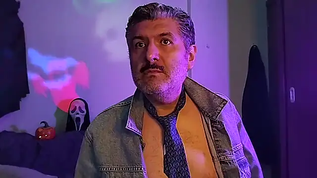 Snapshot of BushBator chatting on 10.22.25 BushBator online show from 10.22.25