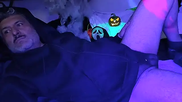 Snapshot of BushBator chatting on 10.25.25 BushBator online show from 10.25.25