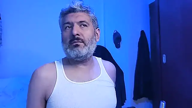 Snapshot of BushBator chatting on 11.23.25 BushBator online show from 11.23.25