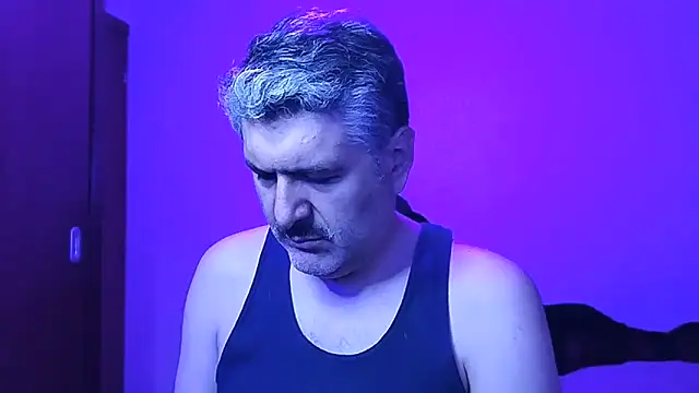 Snapshot of BushBator chatting on 11.26.25 BushBator online show from 11.26.25