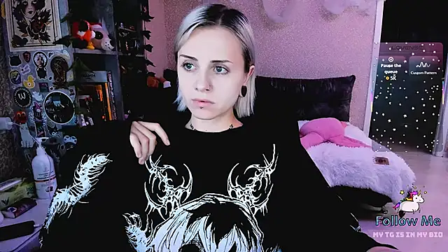 NaniMoore online show from 11.14.25