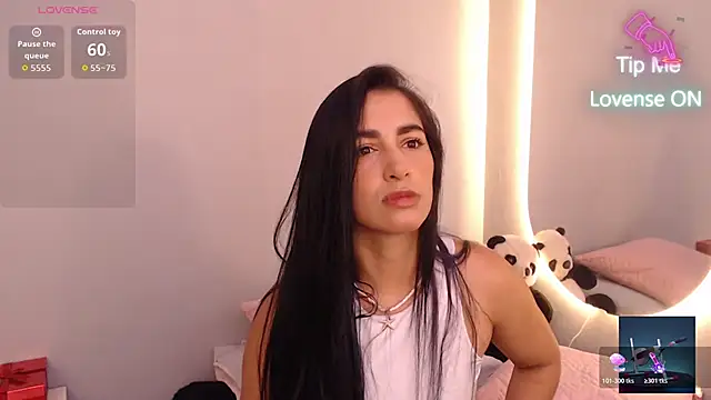 Snapshot of Thayssa_ross chatting on 05.26.26 Thayssa ross online show from 05.26.26