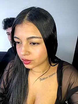 Snapshot of Dulce-diosa chatting on 11.19.25 Dulce-diosa online show from 11.19.25