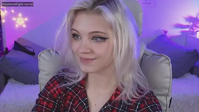 Moonlight Mia online show from 12.15.24