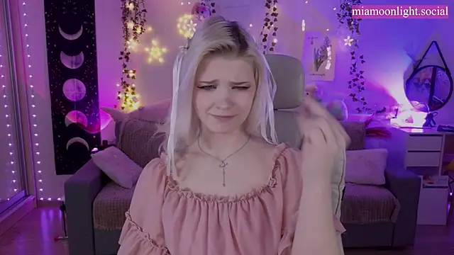 Moonlight Mia online show from 03.08.25