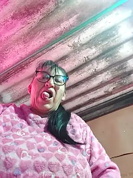 clarita 01 online show from 11.08.25